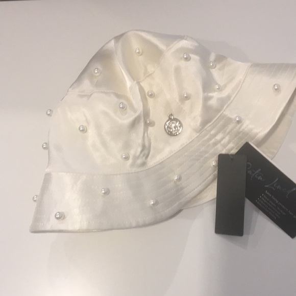 STEVE MADDEN Women’s OFFWHITE Pearl Bucket Hat Satin Lined - Picture 6 of 6